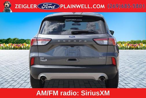 Gray Metallic 2022 Ford Escape SE