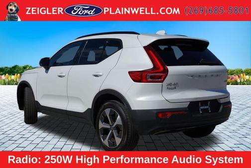 Crystal White Metallic 2024 Volvo XC40 B5 Core Dark Theme