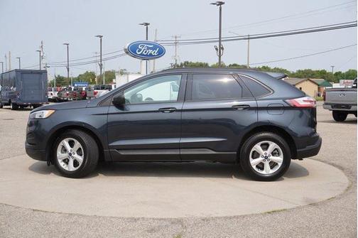 2022 Ford Edge SE