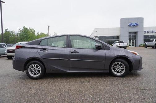 2022 Toyota Prius L