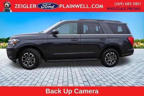 Dark Matter Gray Metallic 2024 Ford Explorer XLT