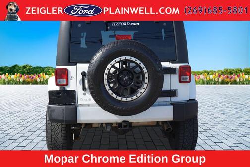 Bright White Clearcoat 2012 Jeep Wrangler Unlimited Sahara