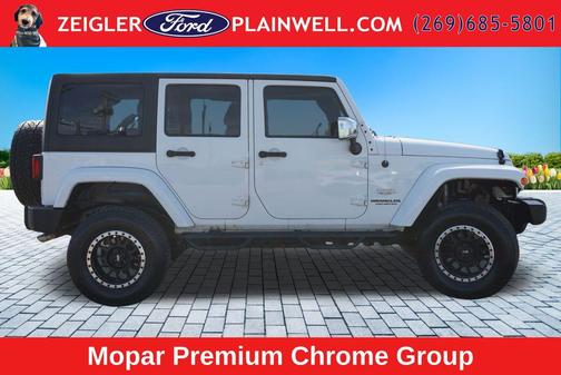 Bright White Clearcoat 2012 Jeep Wrangler Unlimited Sahara