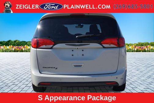 Luxury White Pearlcoat 2020 Chrysler Pacifica Touring