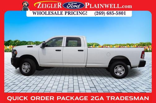 2023 RAM 3500 Tradesman Crew Cab 4x4 8' Box