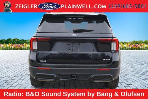 Black Metallic 2025 Ford Explorer ST-Line