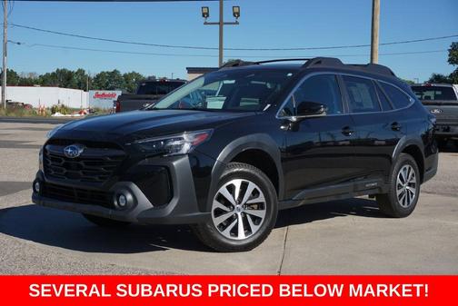 Crystal Black Silica 2023 Subaru Outback Premium