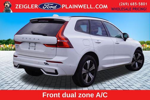 2023 Volvo XC60 Recharge Plug-In Hybrid T8 Plus Dark Theme