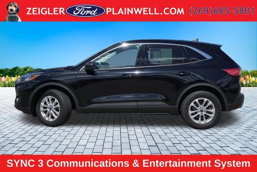 Black Metallic 2022 Ford Escape SE