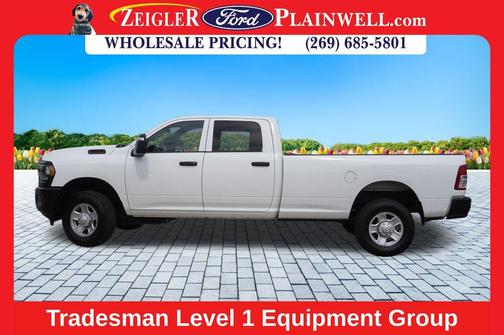 2023 RAM 3500 Tradesman Crew Cab 4x4 8' Box