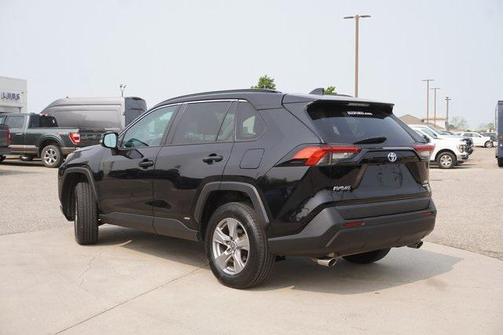 2022 Toyota RAV4 Hybrid XLE