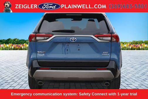 Midnight Black Metallic 2022 Toyota RAV4 Hybrid SE