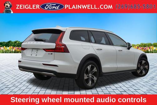 White 2024 Volvo V60 Cross Country B5 Plus