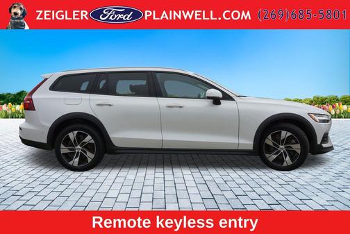 White 2024 Volvo V60 Cross Country B5 Plus
