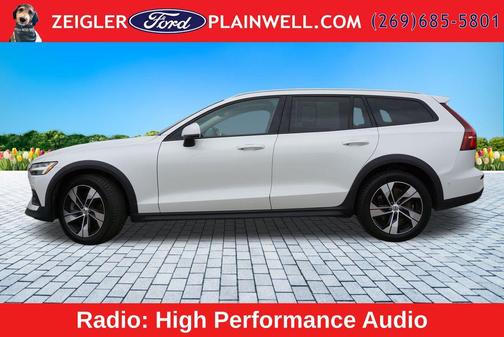 White 2024 Volvo V60 Cross Country B5 Plus