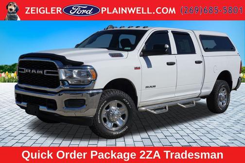 Bright White Clearcoat 2019 RAM 3500 Tradesman Crew Cab 4x4 6'4' Box