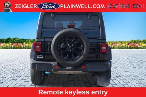 Black Clearcoat 2022 Jeep Wrangler Unlimited 4xe Sahara