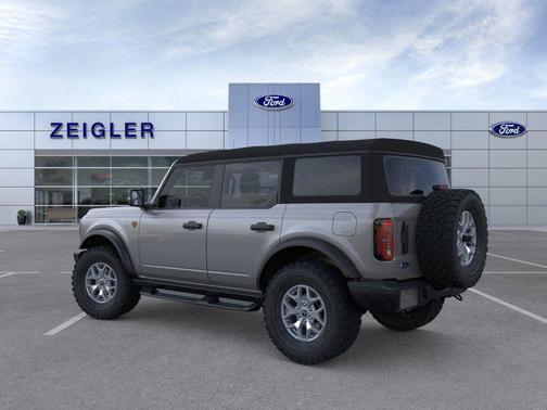 Carbonized Gray Metallic 2025 Ford Bronco Badlands