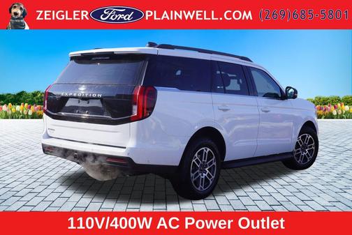 Oxford White 2025 Ford Expedition Active