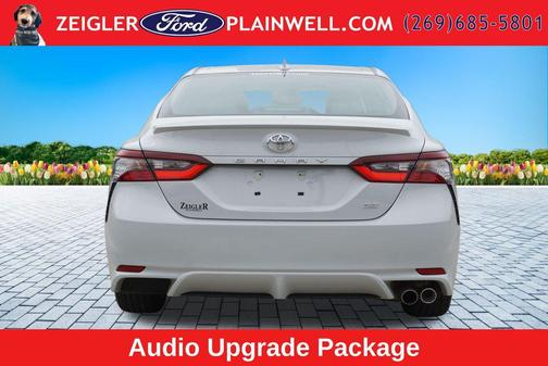 Ice 2022 Toyota Camry SE