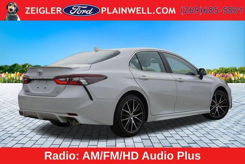 Ice 2022 Toyota Camry SE