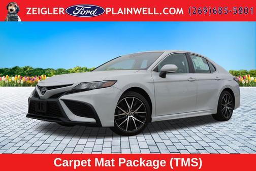 Ice 2022 Toyota Camry SE