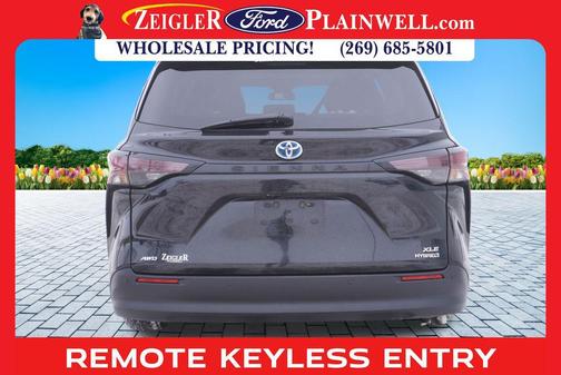 2023 Toyota Sienna XLE