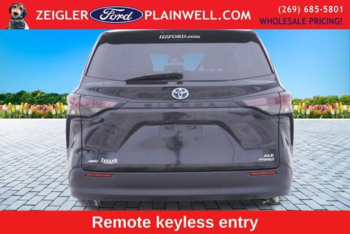 2023 Toyota Sienna XLE
