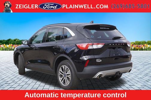 Black 2022 Ford Escape SEL