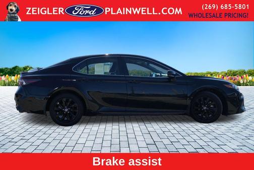 Black 2024 Toyota Camry SE