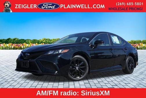 Black 2024 Toyota Camry SE