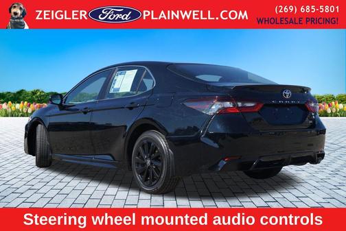 Black 2024 Toyota Camry SE