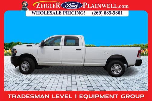 2023 RAM 3500 Tradesman Crew Cab 4x4 8' Box