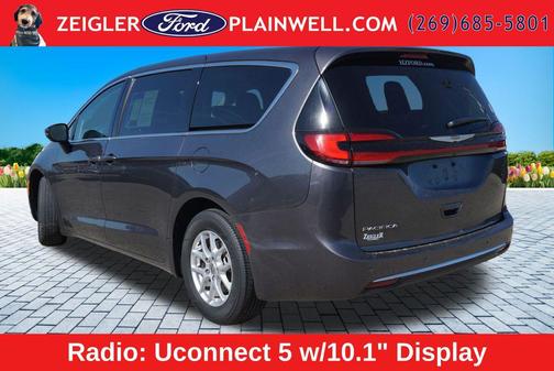 Granite Crystal Metallic Clearcoat 2023 Chrysler Pacifica Touring L