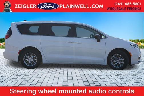 Bright White Clearcoat 2024 Chrysler Pacifica Touring L