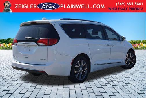 Bright White Clearcoat 2019 Chrysler Pacifica Limited
