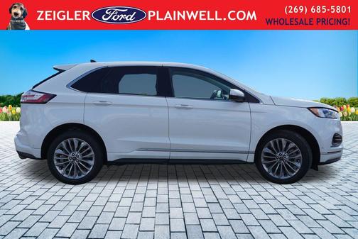 White Metallic 2024 Ford Edge Titanium