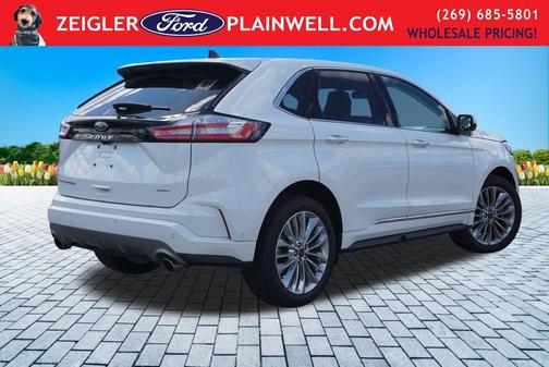 White Metallic 2024 Ford Edge Titanium