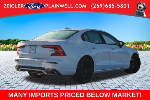Crystal White 2021 Volvo S60 T6 R-Design