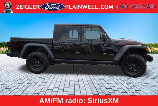Black Clearcoat 2022 Jeep Gladiator Mojave 4x4