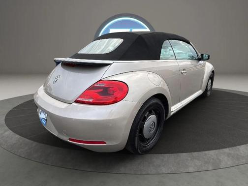 Beige 2013 Volkswagen Beetle 2.5L