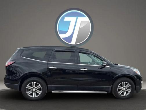Mosaic Black Metallic 2017 Chevrolet Traverse 1LT