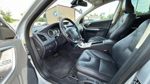 Silver 2010 Volvo XC60 T6