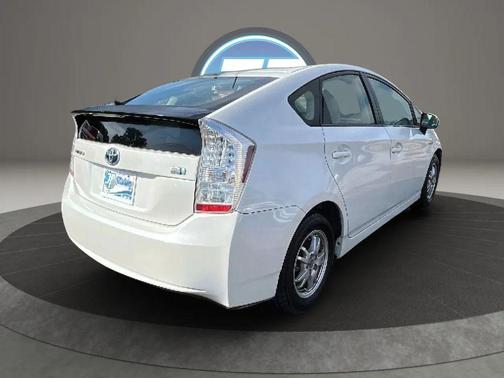 White 2010 Toyota Prius II
