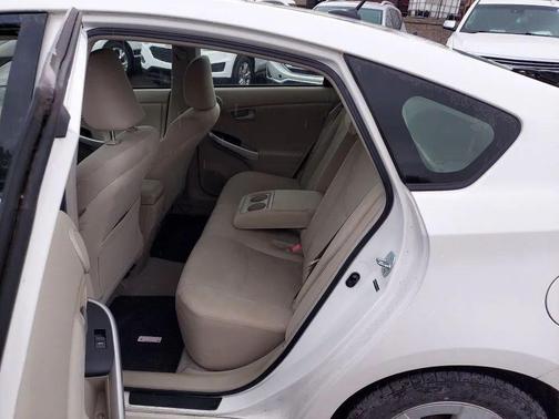 White 2010 Toyota Prius II