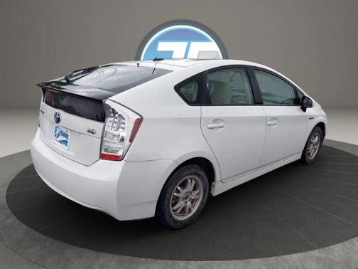 White 2010 Toyota Prius II