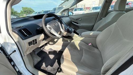 White 2010 Toyota Prius II