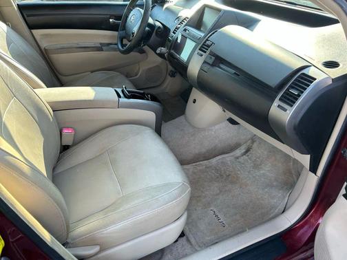 Red 2005 Toyota Prius Base