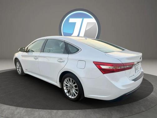 Blizzard Pearl 2018 Toyota Avalon Hybrid Limited