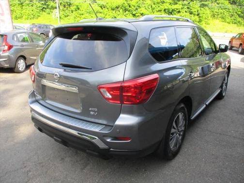 2018 Nissan Pathfinder SV